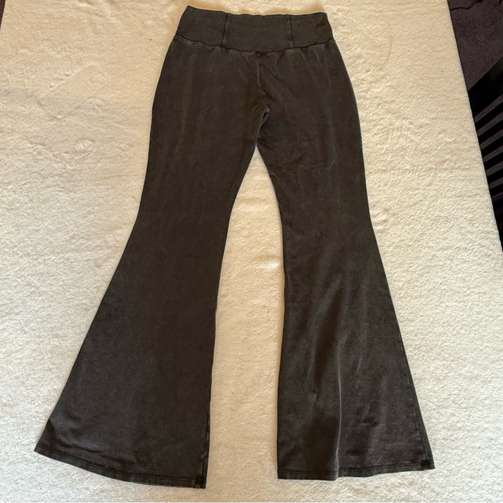 NWOT! Arizona flared split bottom pants - size medium - Picture 5 of 8